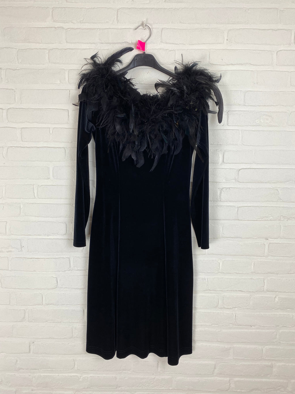 Velours jurk met veren