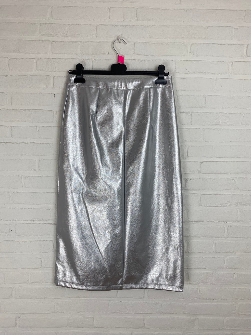 Half lange zilver kleurige rok