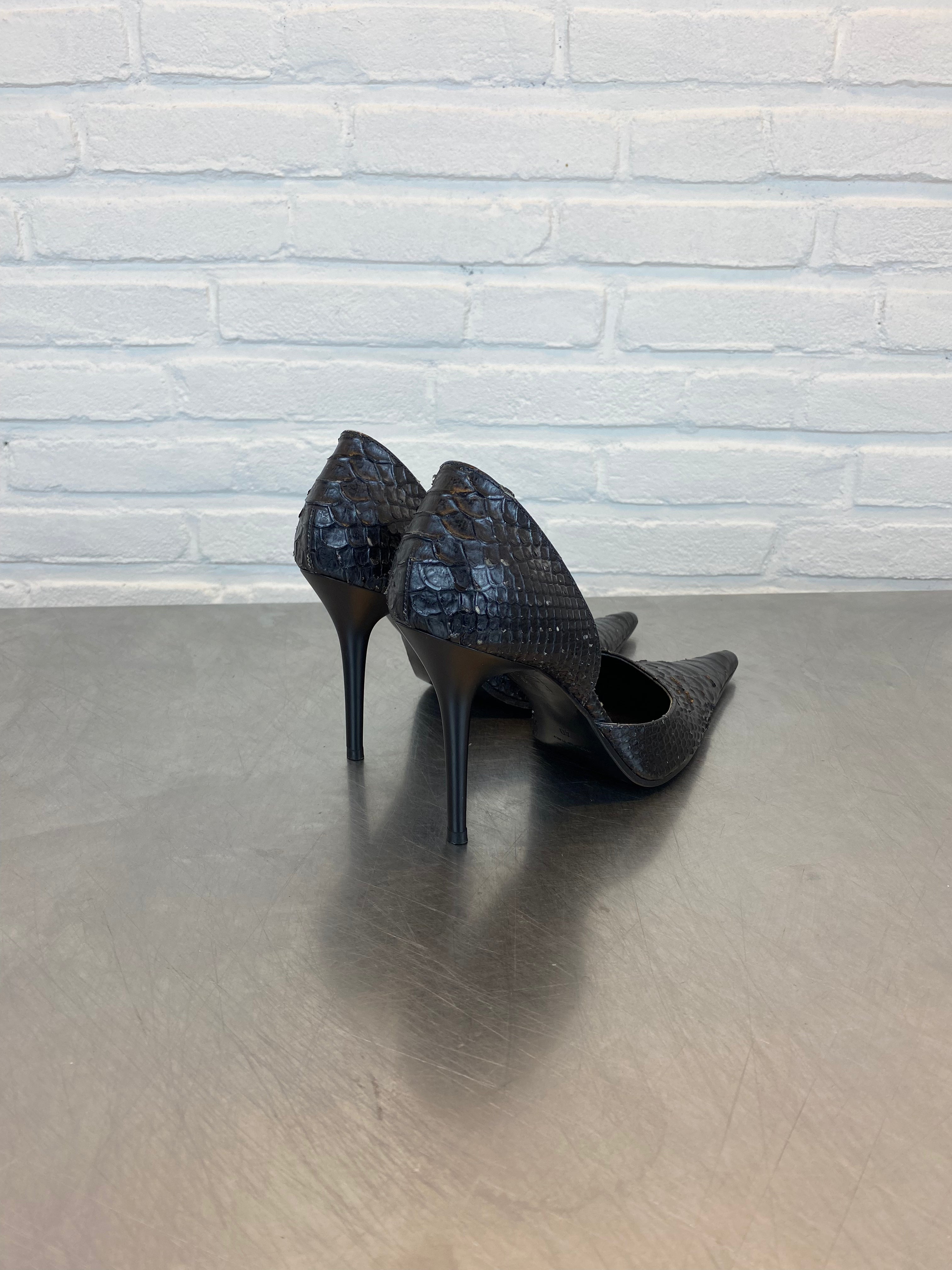 Zwarte slangen print heels