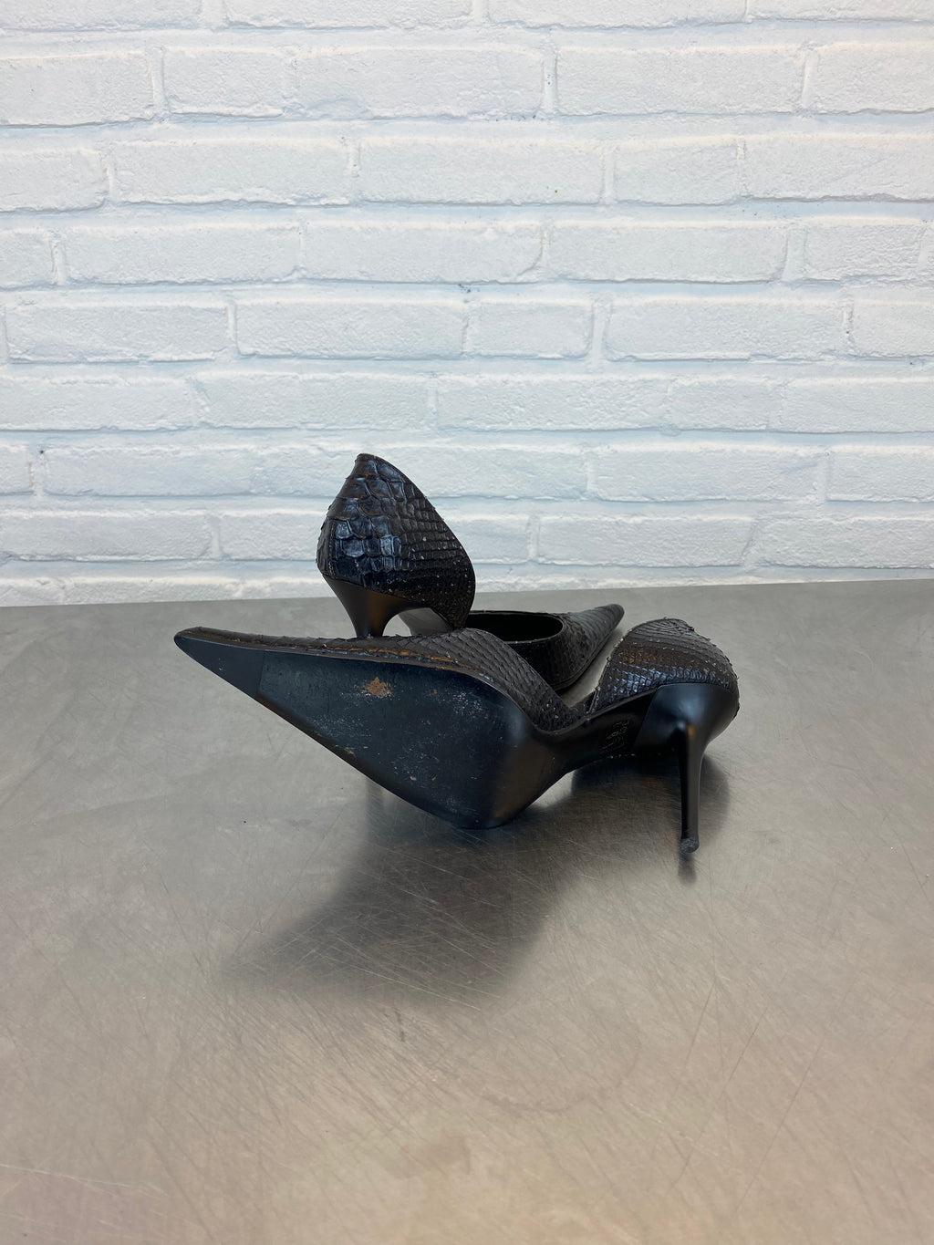 Zwarte slangen print heels