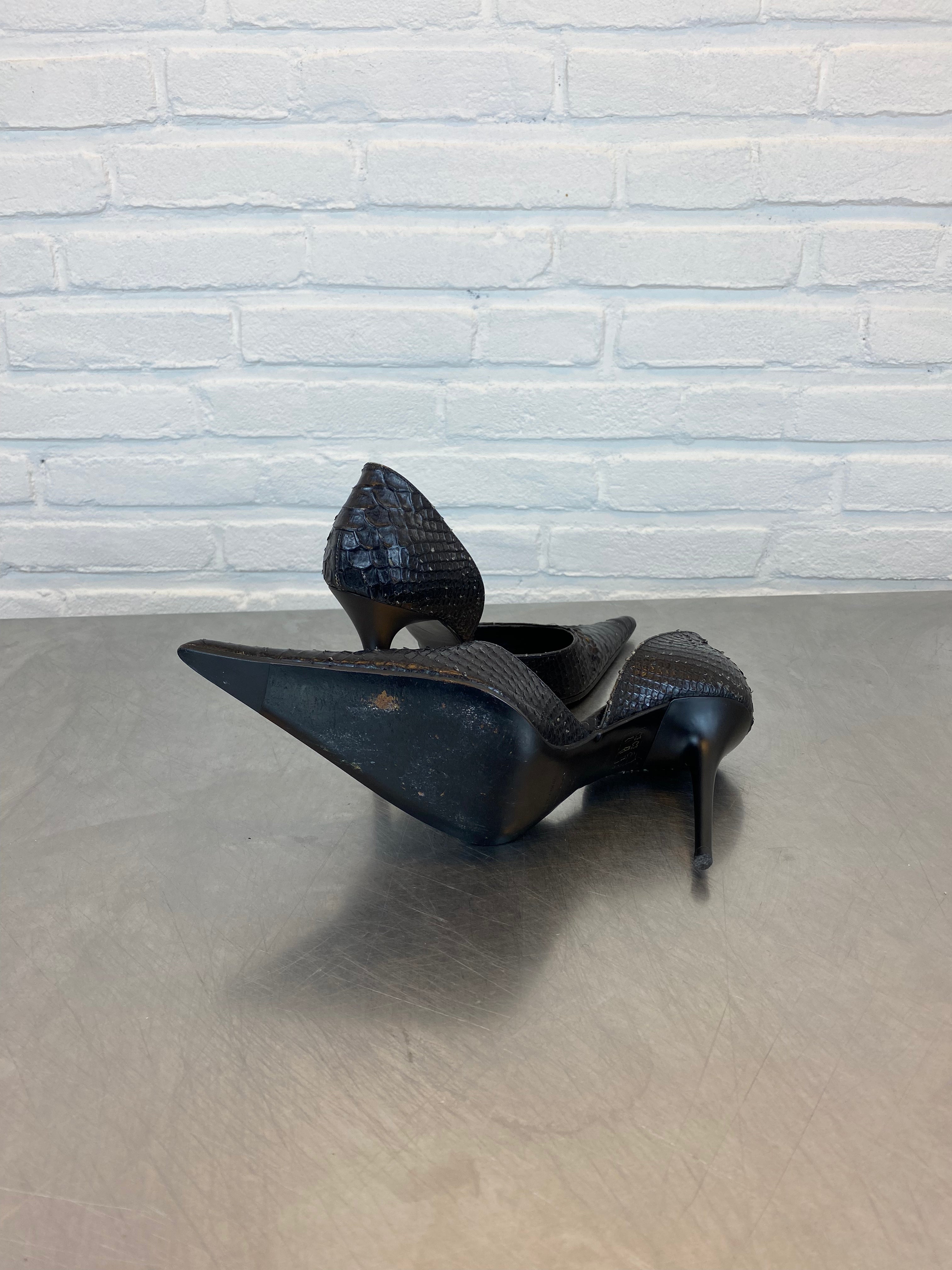 Zwarte slangen print heels