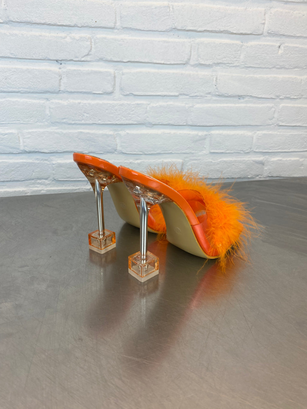 Fluffy oranje hakken