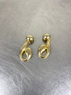 Goudkleurige hang clip oorbellen