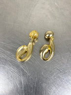 Goudkleurige hang clip oorbellen