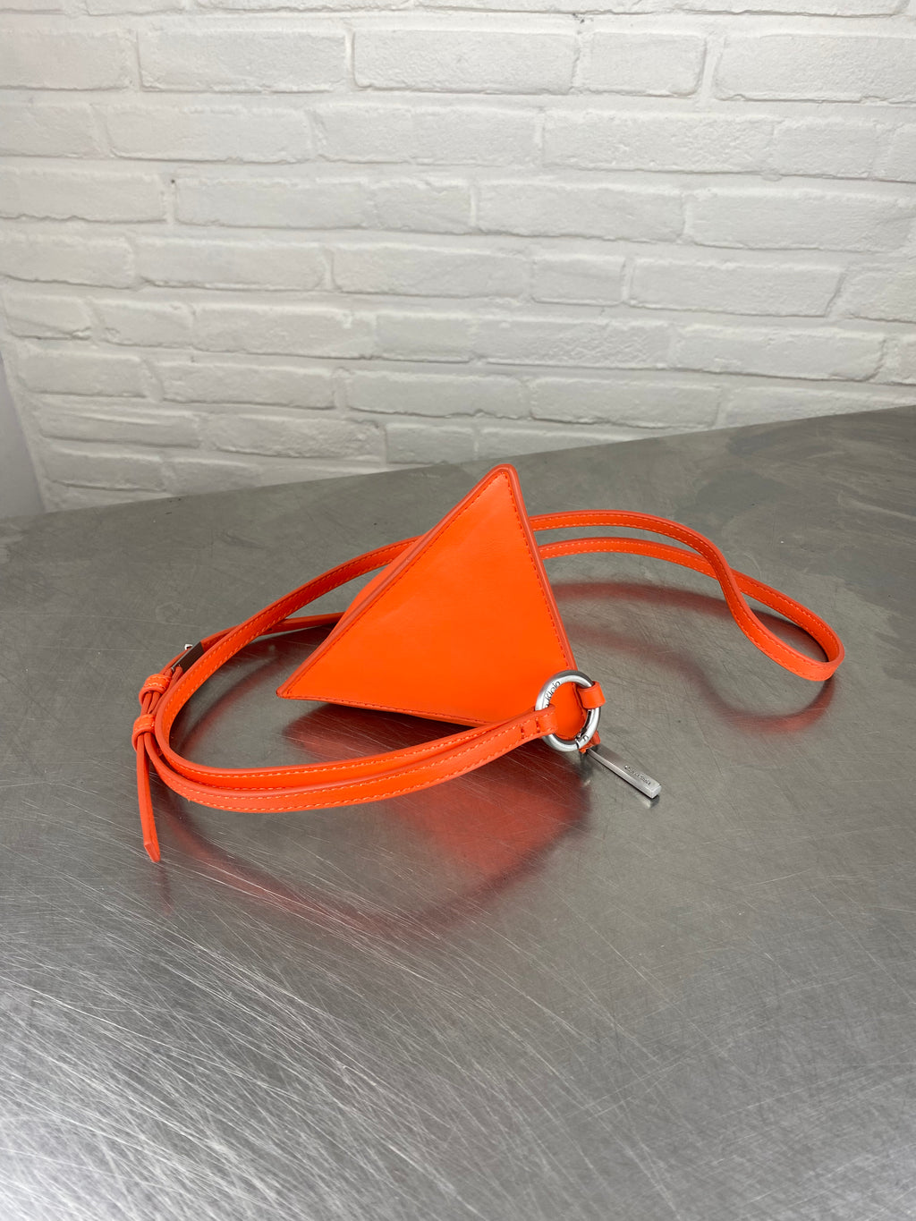 Calvin Klein oranje tasje