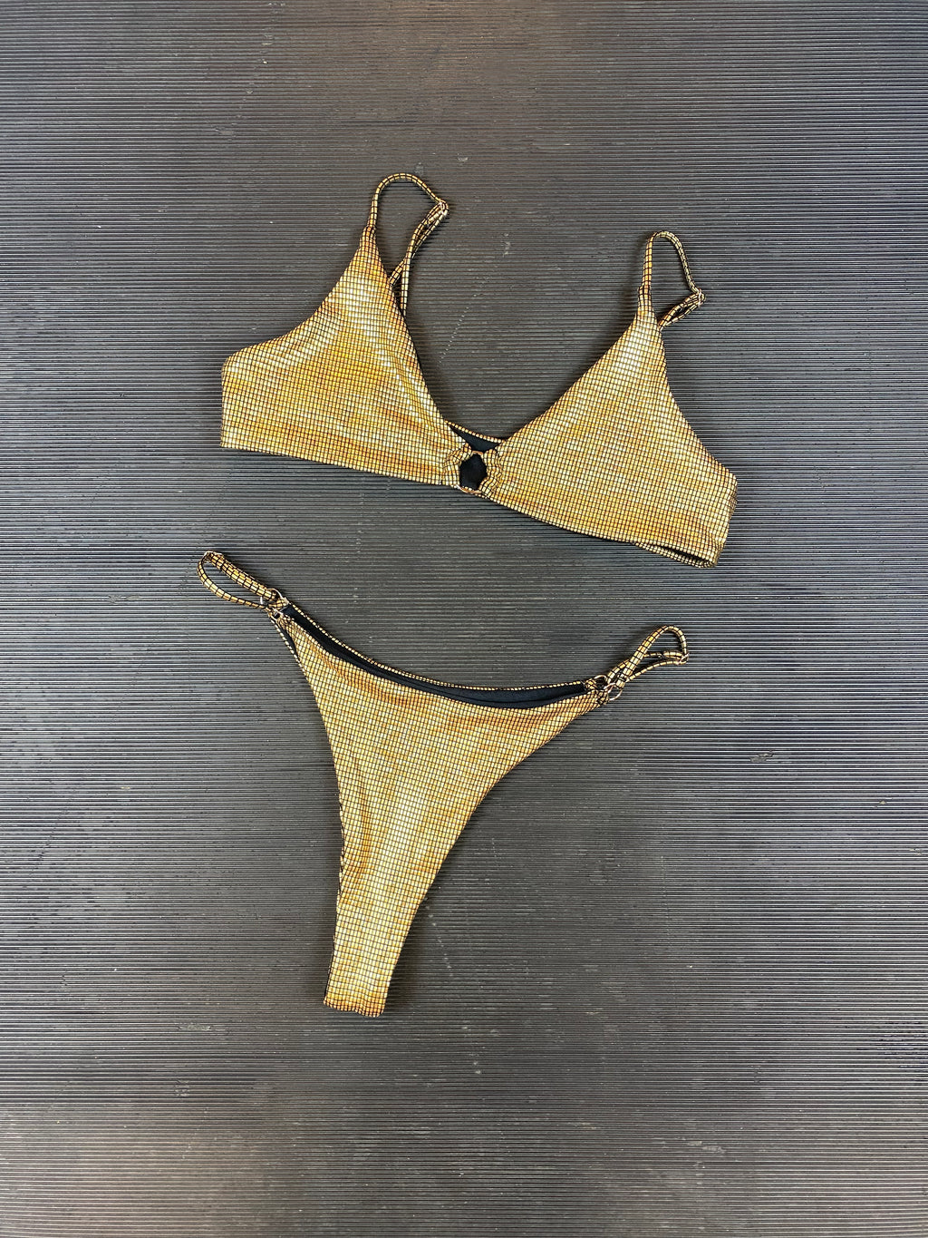 Goud kleurige bikini