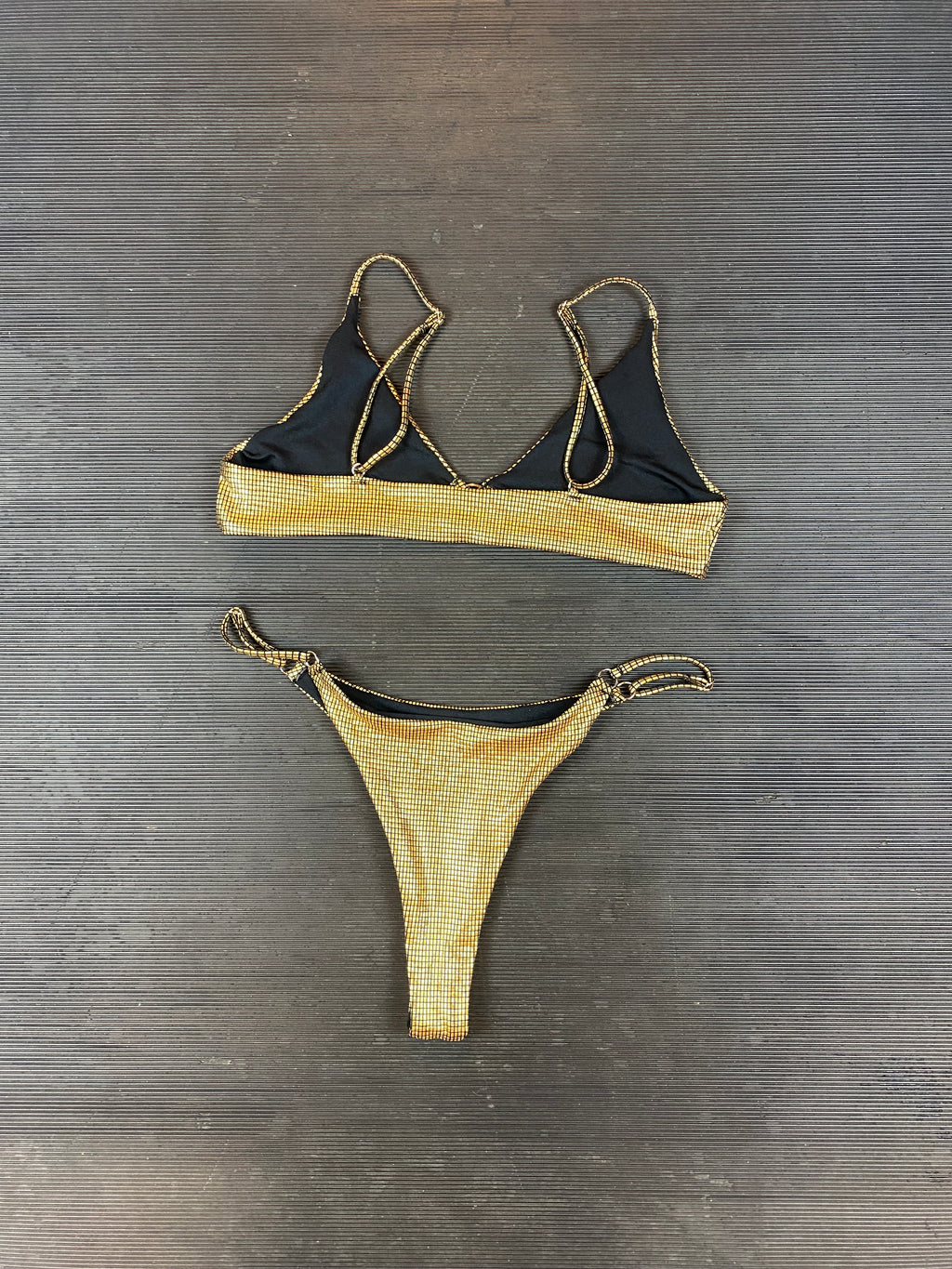 Goud kleurige bikini